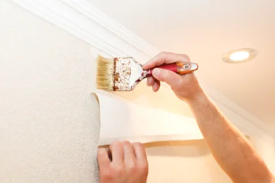 Pose de papier peint à Antrenas — revêtements muraux et toiles de verre